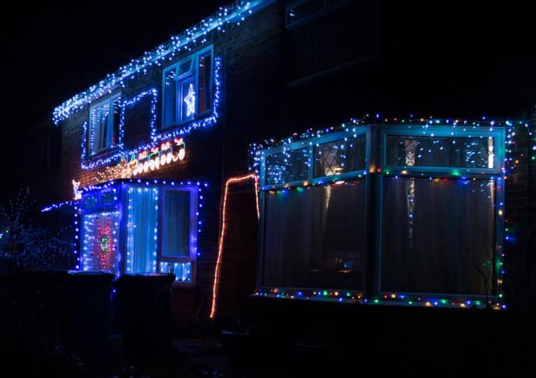 Read more about the article Day 20 Go for a walk to see the neighbourhood Christmas lights