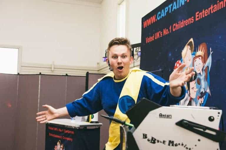 Read more about the article 7 Signs of a Super Children’s Entertainer
